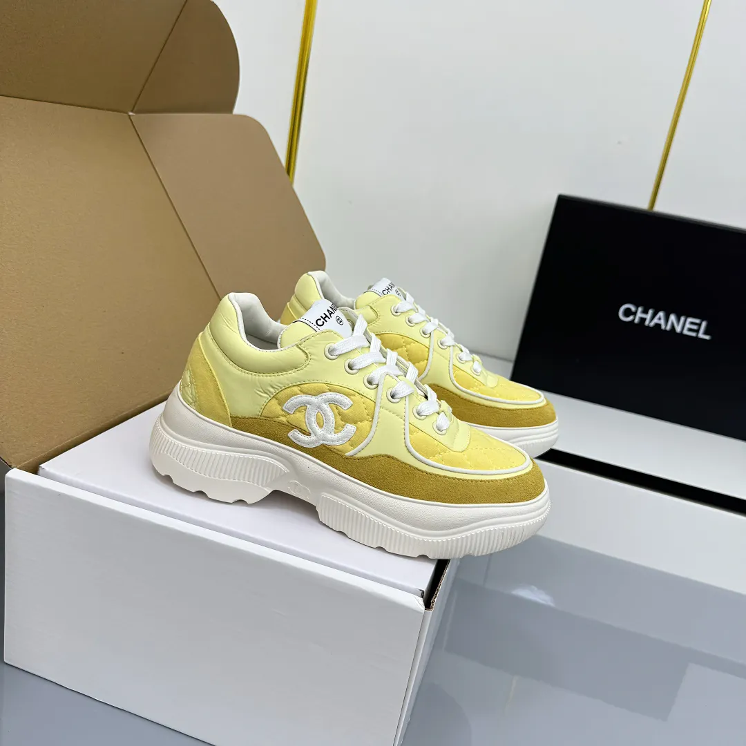 👟👟Ex-factory price 620👟👟 Chanel bread shoes ~ original calfskin panda shoes Chanel 25C latest hot style panda black and white sports shoes casual sneakers Xiaoxiang hot item classic black and white panda color coco girls must pay Fabric: original custom mixed sheepskin lining: original imported breathable mesh lining outsole: Original molded rubber + TPU combination Size: Women's 35-41